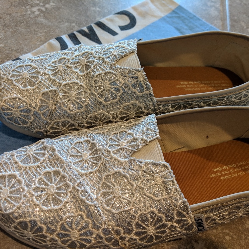Toms silver lace shoes